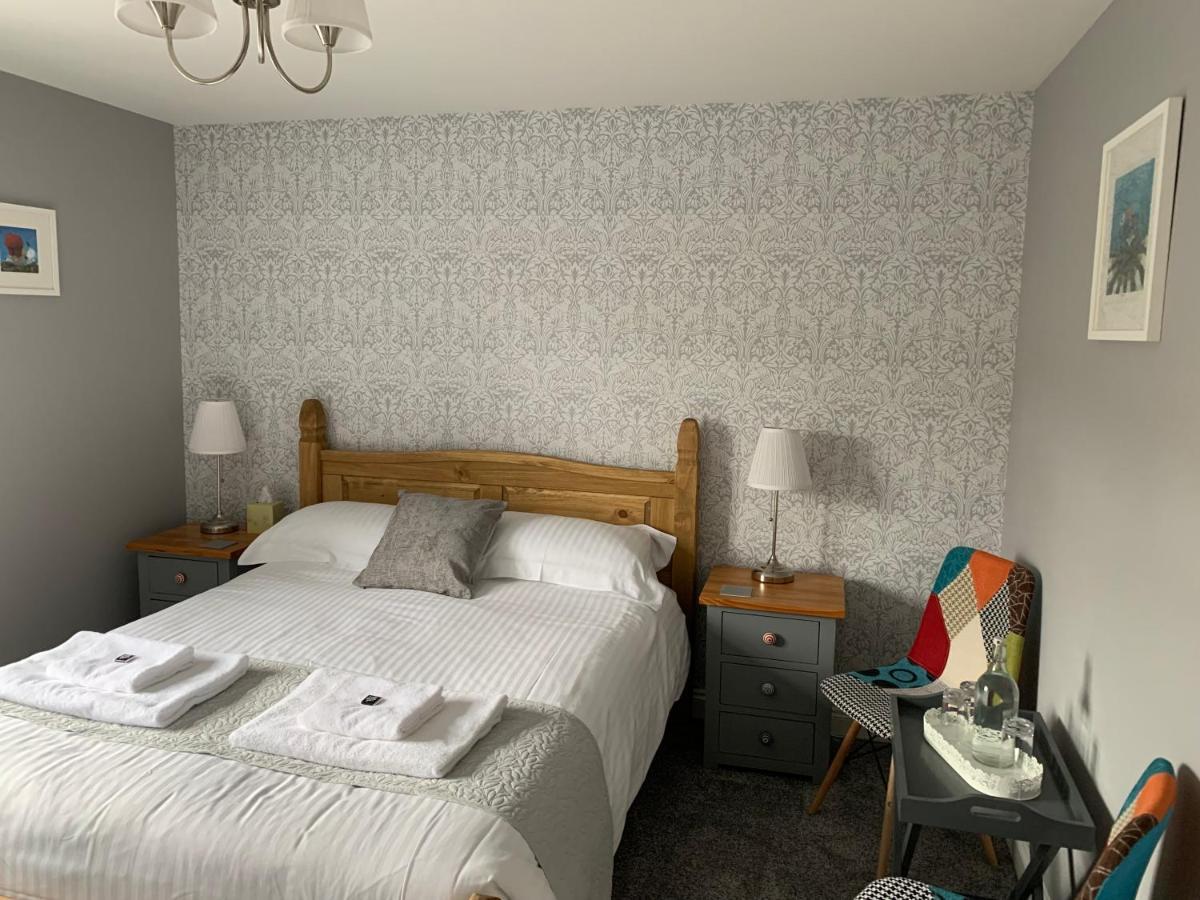 Bed and Breakfast Hensleigh House Чармут Екстер'єр фото